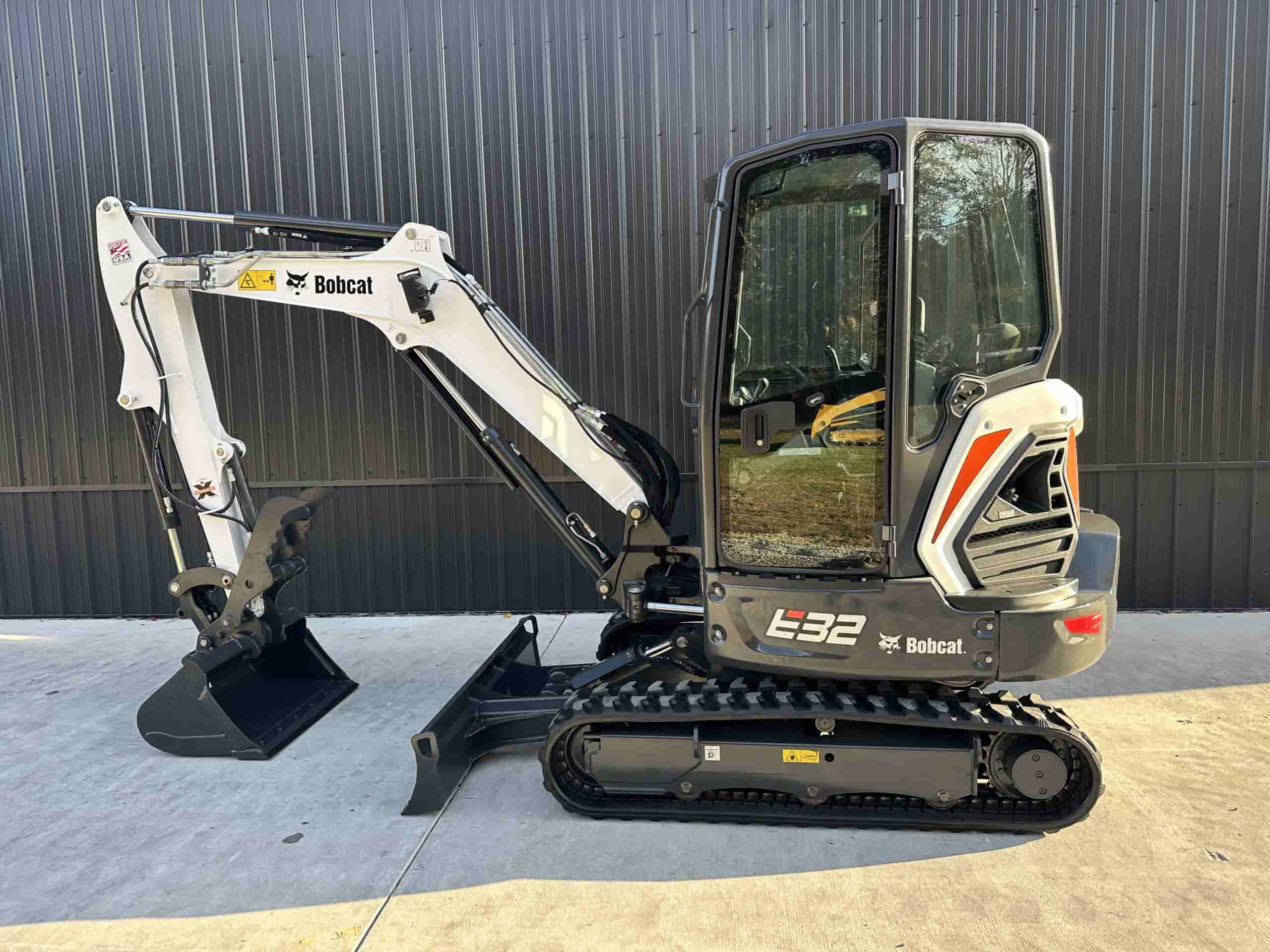 2020 BOBCAT E32i
